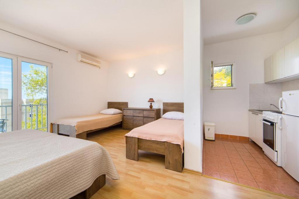 Apartments Slavena Gradac  Exterior photo